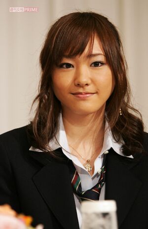 2005年、TBS系ドラマ『ドラゴン桜』制作発表記者会見に出席した新垣結衣