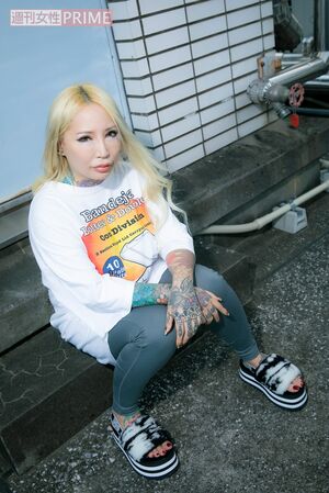 母親との確執、最愛の祖母の逮捕と叔母の死。家族はバラバラになった