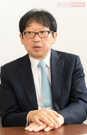 自身の経験をユーモアを交えながら話し、綾菜さんにも優しくアドバイスをする森田医師