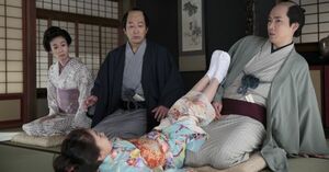 第四話では、感情を出すことなく、あさとはつの前に姿を見せた惣兵衛。“キモいけど目が離せない”と、そのたたずまいに注目が集まった登場シーン