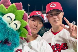 去就が注目される坂倉将吾、森下暢仁(森下の公式インスタグラムより)