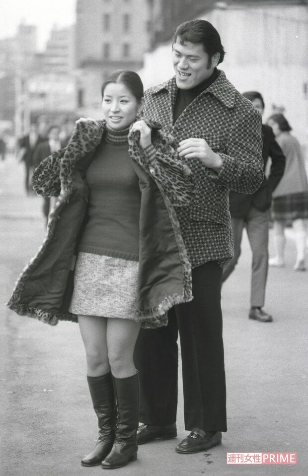元妻・倍賞美津子と海外でデートを楽しむアントニオ猪木さん（1971年撮影）