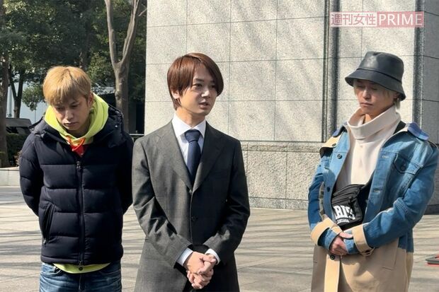 '25年2月に行われたSMILE社との1回目の裁判終了後には、報道陣を集めて囲み取材を行った