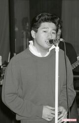 1987年、レコーディングで『愚か者』を歌うマッチ