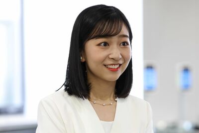 佳子さま、ブラジル訪問で着用した「赤色のイヤリングと青いバレッタ」アクセサリーに込められた被災地・輪…