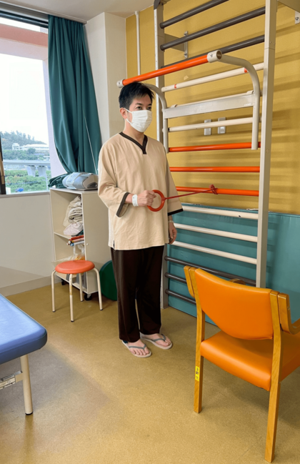 手術後、数日で始めたというリハビリ。懸命に取り組むものの、毎日涙があふれて止まらなかったという