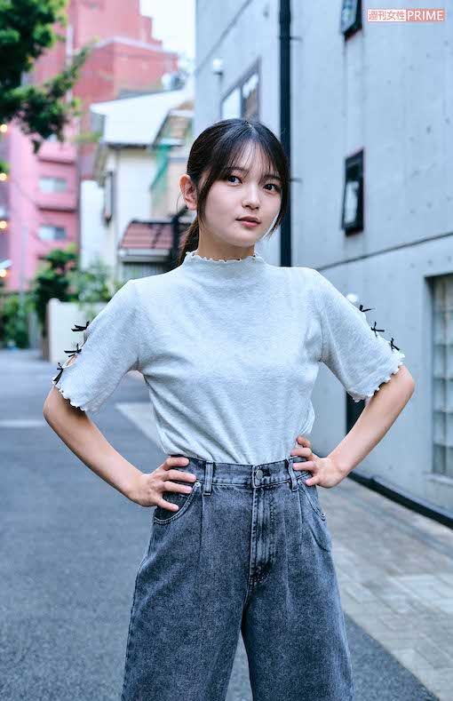 撮影中、ファンに声をかけられ「ありがとう」とほほ笑んだ福留光帆だったが、後になって「サインや握手すればよかった」と後悔していた　撮影/山田智絵