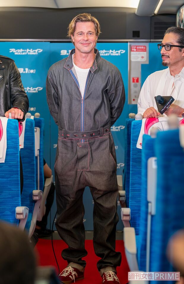 走行中の新幹線のぞみ号車内での初のイベントには共演者の真田広之も出席。「ブラッドはやわらかいオーラでみんなを引っ張ってくれた」（撮影／本誌写真班）