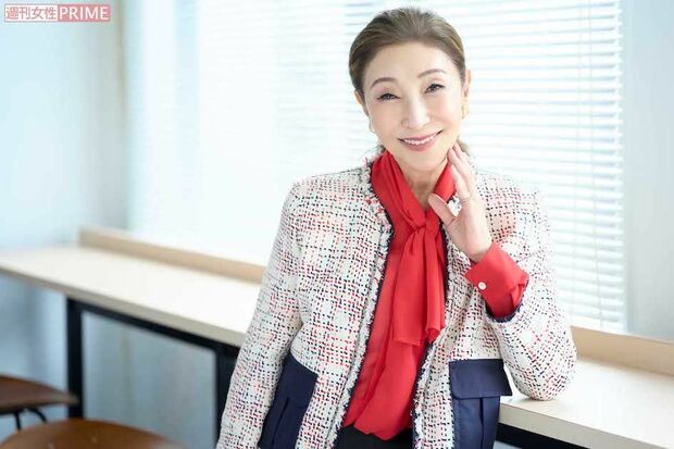 「奥田瑛二の舞台の宣伝できる？」と、夫の仕事を陰で支えながらも、安藤和津の今の夢は「1人で海外暮らしをすること」だと笑う