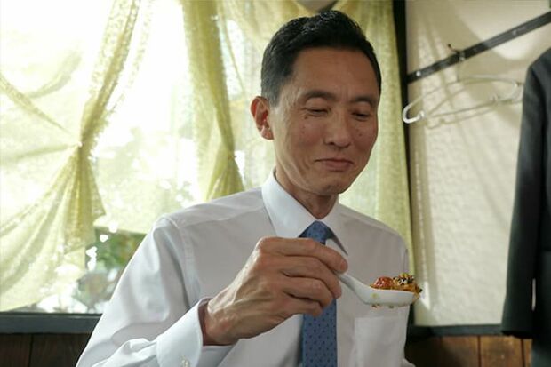 注文した料理をかき込んでいる際の、松重の少々オーバーなモノローグも人気（番組公式サイトより）