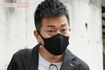 直撃に丁寧に答える宮迫からは時折、笑顔が。相方の蛍原（右下）についても語った