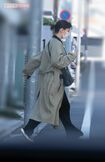 2019年12月、窪田正孝との愛の巣から外出する新婚ホヤホヤの水川あさみ