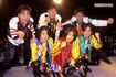 V6（左から時計回り）長野博、井ノ原快彦、坂本昌行、岡田准一、森田剛、三宅健