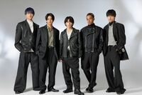 「レーベル一緒なんだから偉い人の誰か気付かなかった?」Aぇ! Groupのデビュー曲のデザインが人気グループ…