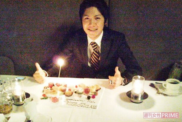 圭さんの誕生日にレストランで撮影された写真。しかし後日、佳代さんからクレームが