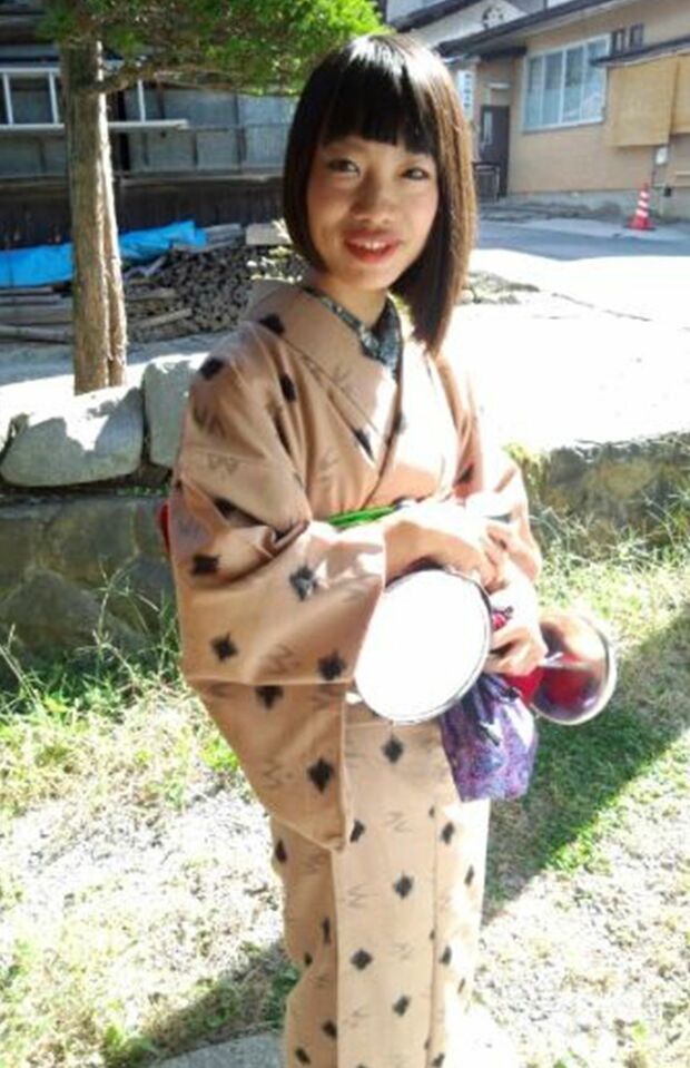 着物姿を披露する容疑者（麻理乃容疑者のブログより）