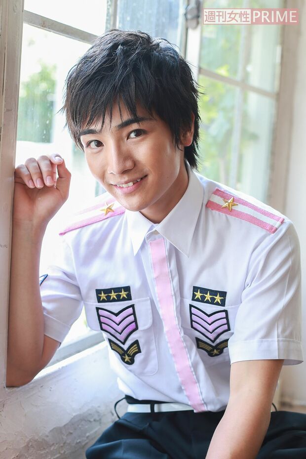 本田剛文「バラエティーのロケが多くて、全国各地いろんな土地へ行っています。とはいえ、この夏もいつもどおりです（笑）。そうそう、名古屋のレギュラー番組で、瀬川瑛子さんとご一緒させていただいたのですが、ものすごく丁寧で、誰にでも優しく、人として先輩としてすごく勉強になったのが印象的です」撮影／森田晃博