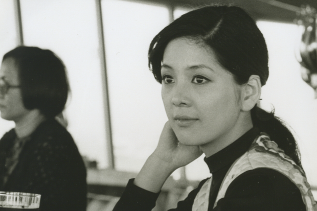 当時のトップスター・三田明さんの恋人役でデビュー。俳優としても活躍した