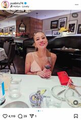 “胸元アピ”が強いあびる優（本人のインスタグラムより）