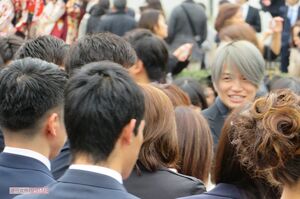 '17年、大学の卒業式に出席した菊池風磨