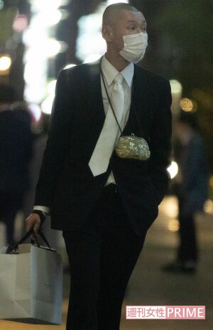 そいつどいつ市川刺身は颯爽と立ち去った