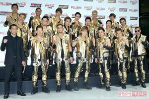 EXILE　上段左から4番目が学長のTETSUYA