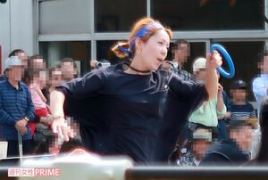 必死に走る木村カエラ。そのフォームはアスリートのように見事で速かったが、前走者は抜けなかった（'17年10月）