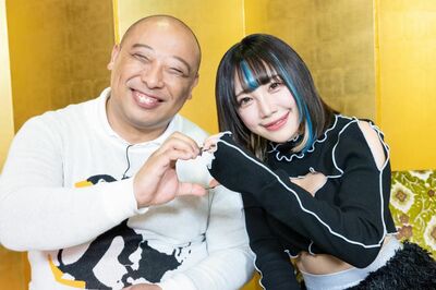 トム・ブラウンみちお（左）と大桃子サンライズちやん（本人のTwitterより）