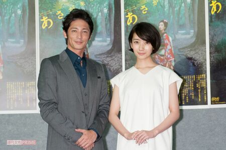 連続テレビ小説『あさが来た』に出演した玉木宏、波瑠。トンデモ夫にも理想の夫にもランクインする新次郎さま（玉木宏）。波瑠はどっちと感じたのだろうか