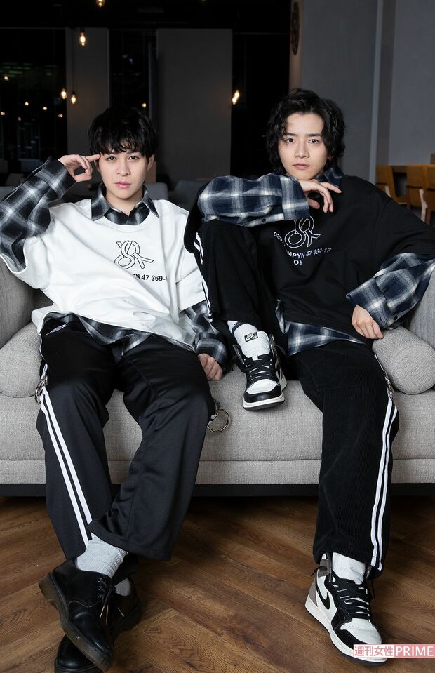 西銘駿（左）と飯島寛騎（右）　撮影／吉岡竜紀