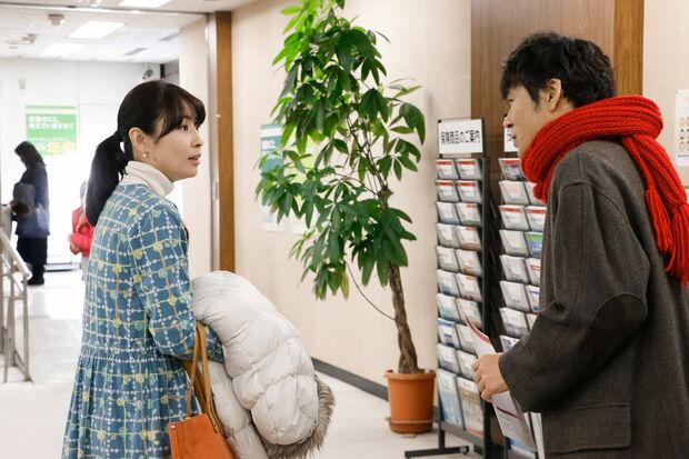 夫の死亡保険金がおりた友美に娘の友達の父親・安岡が近づいて……