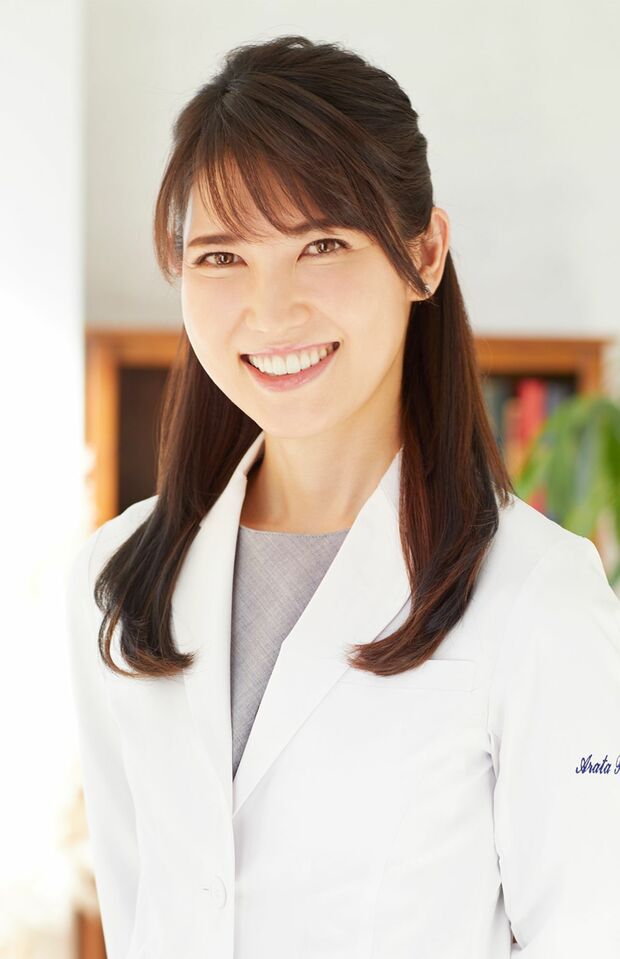 友利新先生●ともり・あらた。皮膚科医、内科医として美容と健康を医療として追求し、メディアを通じて美しく生きるための啓発活動を行うクリエイター。公式YouTubeチャンネルは登録者数78万人以上！