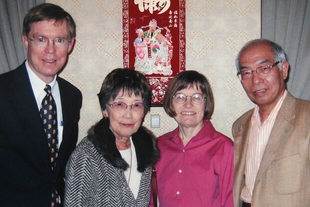 夫婦で出席する学会のパーティーでも、英語が堪能な昭子さんが盛り上げ役になってくれた。165センチの長身で、難しい色の服もさらりと着こなすセンスのいい女性だった