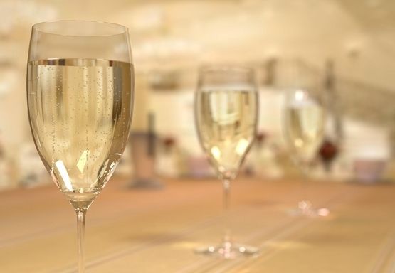 シニア婚活パーティー成果をあげたのは“黒髪で化粧薄め”