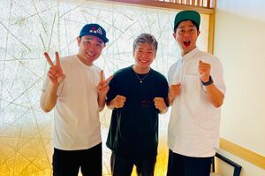 左から品川祐、武尊、パンサー尾形/パンサー尾形のTwitter(@ogaogaoga399)より