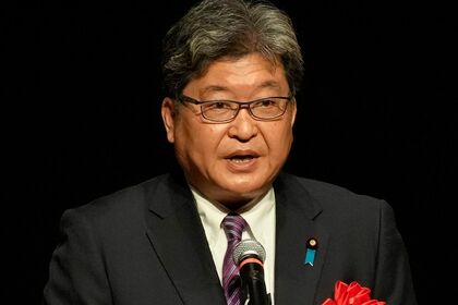 萩生田光一氏