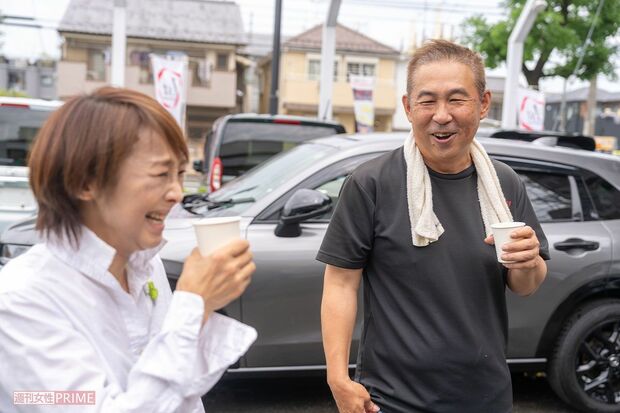 代表の守谷さんと。「北原さんは完全にメンバーになじんでくれてます」(守谷さん) 撮影/佐藤靖彦