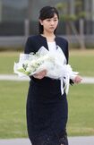 石巻南浜津波復興祈念公園を訪れ、犠牲者に花を手向けられた佳子さま 撮影/JMPA
