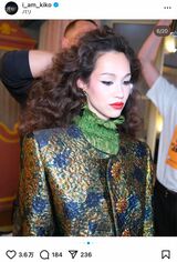 水原希子が投稿した“バブリーショット”（本人のインスタグラムより）