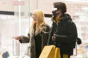 新カレ“FENDIおじさん”とFENDIで買い物デートを楽しんだ加藤紗里（'21年1月）