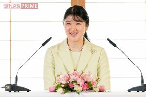 成年会見に臨まれた愛子さまは、ユーモア溢れるお話やご家族とのエピソードも披露。令和4（2022）年3月