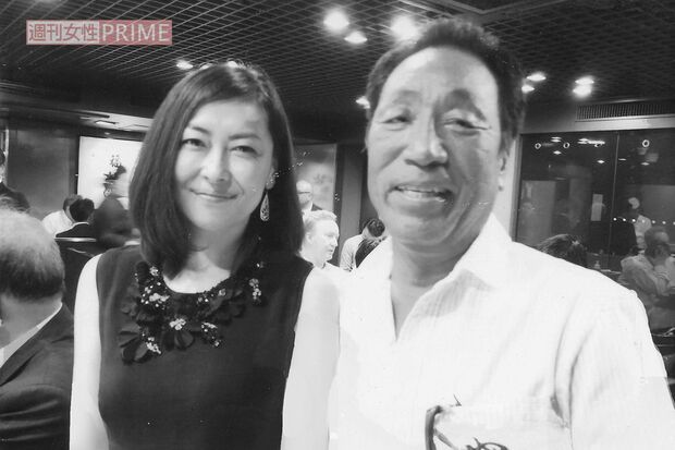 山中則男氏と中山美穂さんのツーショット。「美穂が亡くなる1年前、2人で撮った最後の写真です」(山中氏)
