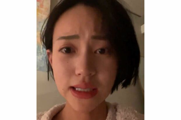 涙ながらにカメラに訴える高橋茉莉氏、現在動画は削除されている（本人Xより）