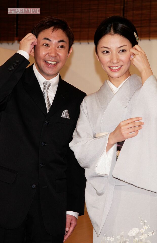 2011年10月、結婚披露宴を開いた林家三平と国分佐智子