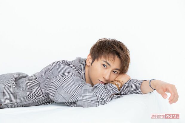 與真司郎（AAA）撮影／矢島泰輔