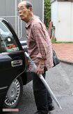 `18年6月、「激やせ疑惑」について直撃取材を受ける志賀廣太郎