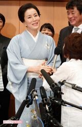 『土佐堀川』製作発表の会見では苦笑いで対応していた高畑