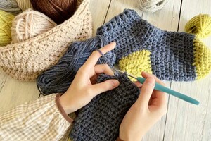 初心者には「靴下沼といわれる靴下からぜひ。1つ編んだらもう片方も編むので復習になりオススメ」(入江さん)