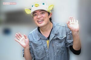 帽子を家に取りに行き、再度ポーズをとってくれたさかなクン