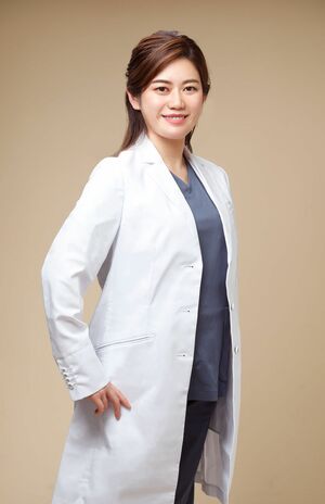 武田慶先生●日本形成外科学会認定専門医。美容外科医。皮膚科医。大学病院で再建や外傷などの手術を多く執刀し、美容皮膚科のTHE ONE.常勤医師に。